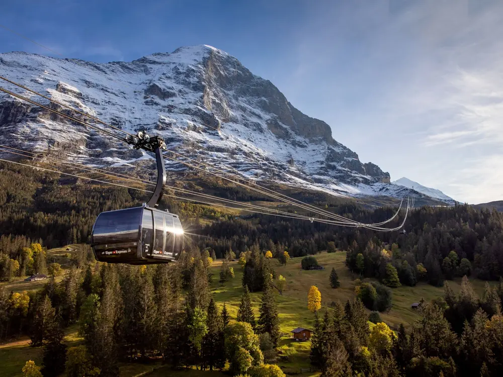 Der Eiger Express führt von Grindelwald an der Eigernordwand entlang
