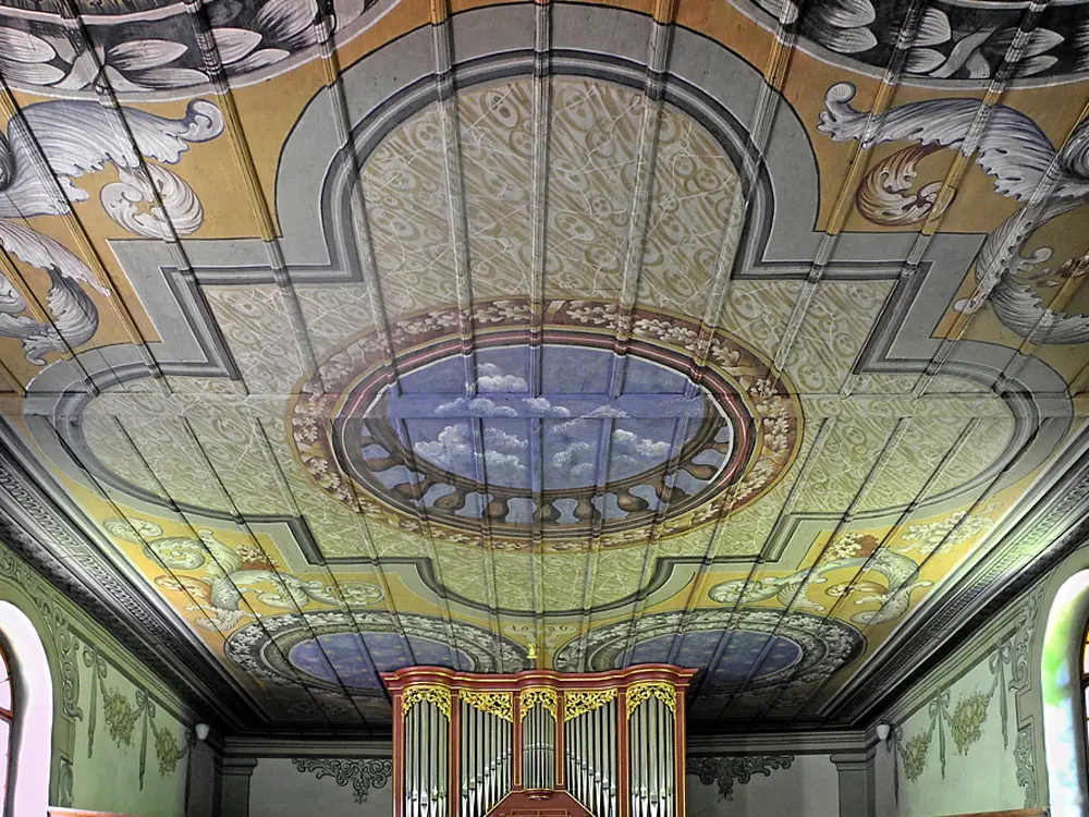 Medaillons in der bemalten Holzdecke der Kirche Trachselwald /