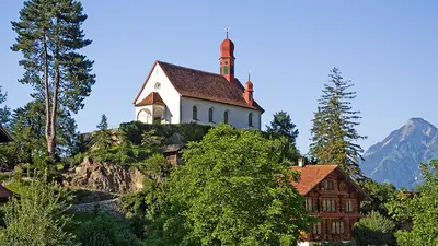 Blick auf die Kapelle St. Borromäus in Flüeli-Ranft