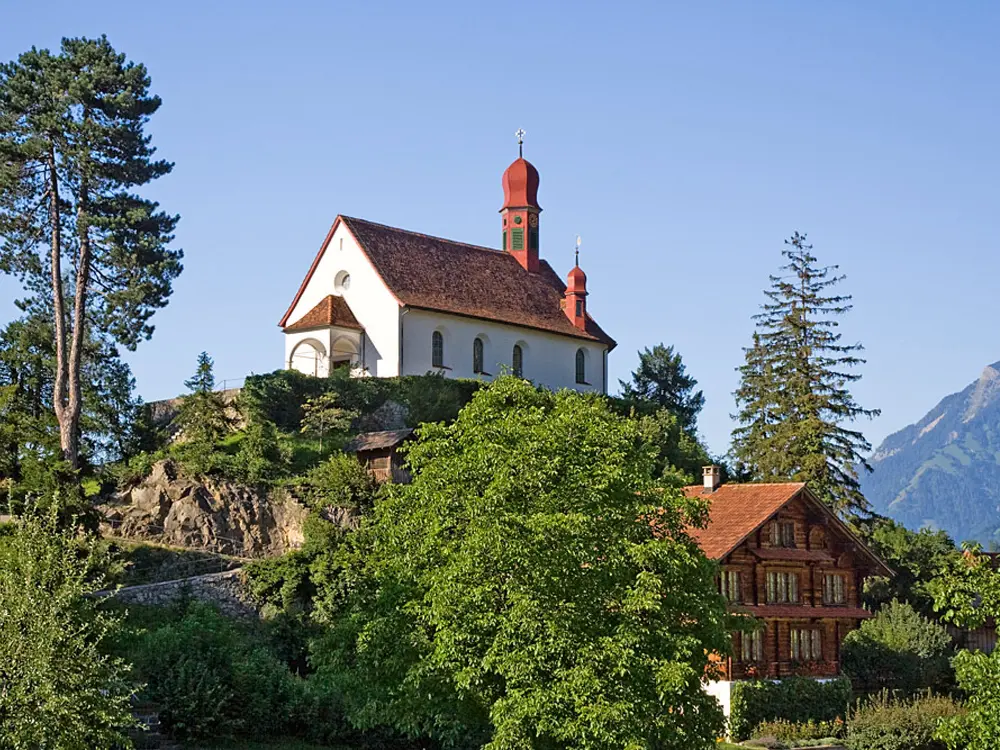 Blick auf die Kapelle St. Borromäus in Flüeli-Ranft