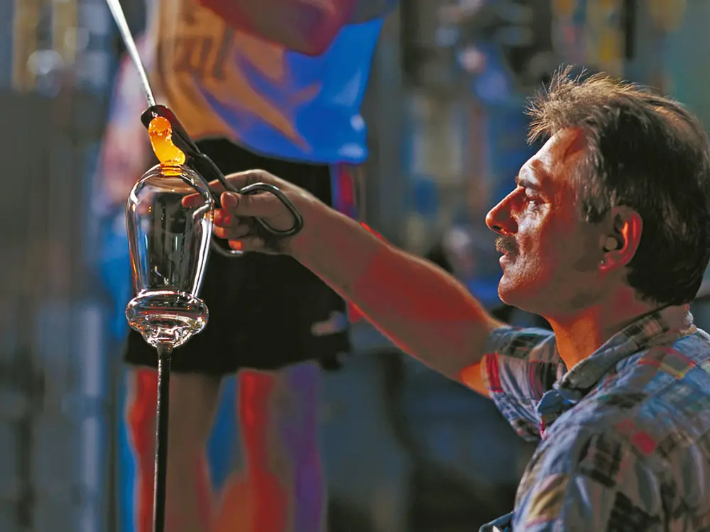 Glasbläser in der Glashütte "Glasi" /