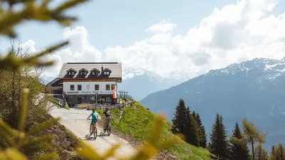 Auf E-Bike Tour durch Tirol