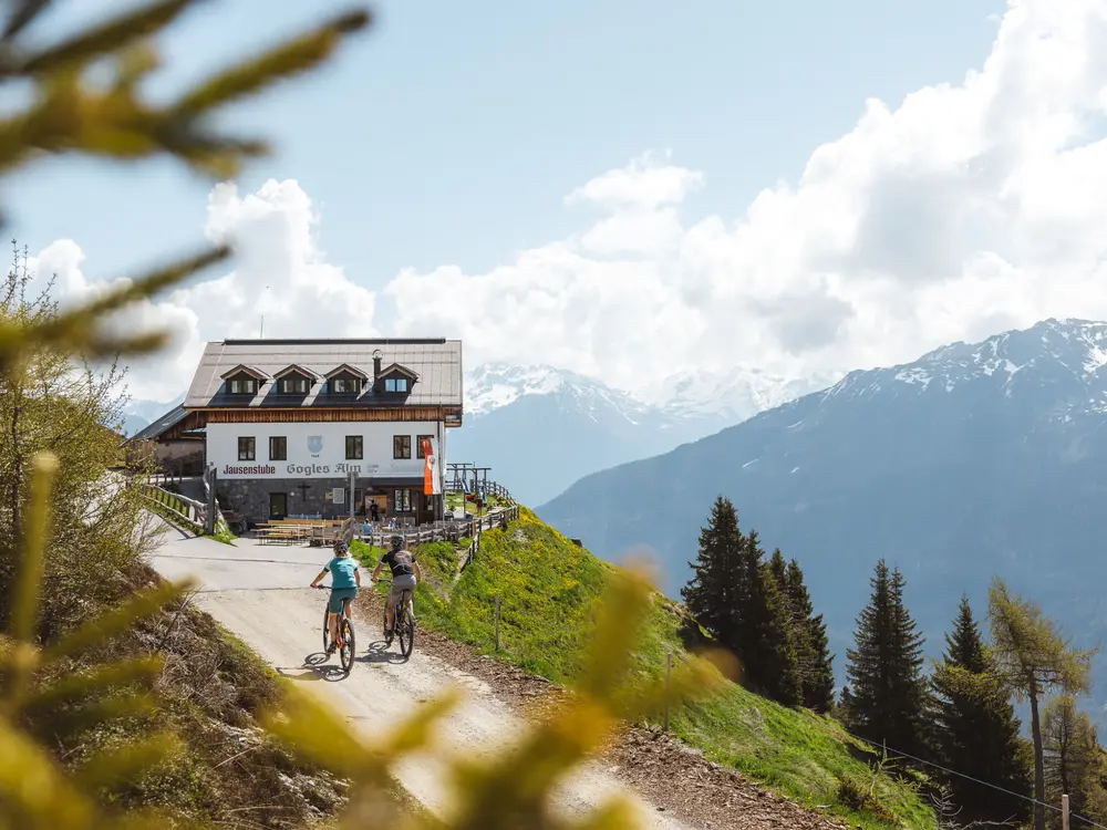 Auf E-Bike Tour durch Tirol