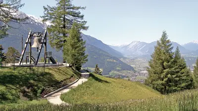 Panorama-Rundwanderweg zur Friedensglocke in Mösern