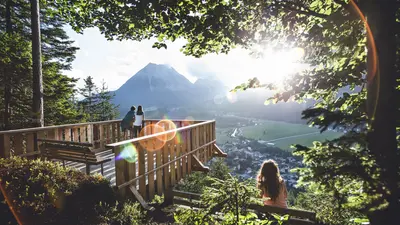 Plattform am Kurblhang mit Blick auf die Hohe Munde