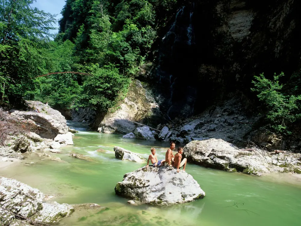 Baden in der Brandenberger Ache in der Tiefenbachklamm