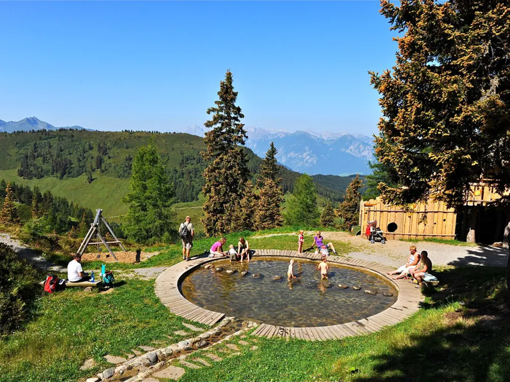 Kinder beim Spielen im Lauserland am Wiedersbergerhorn