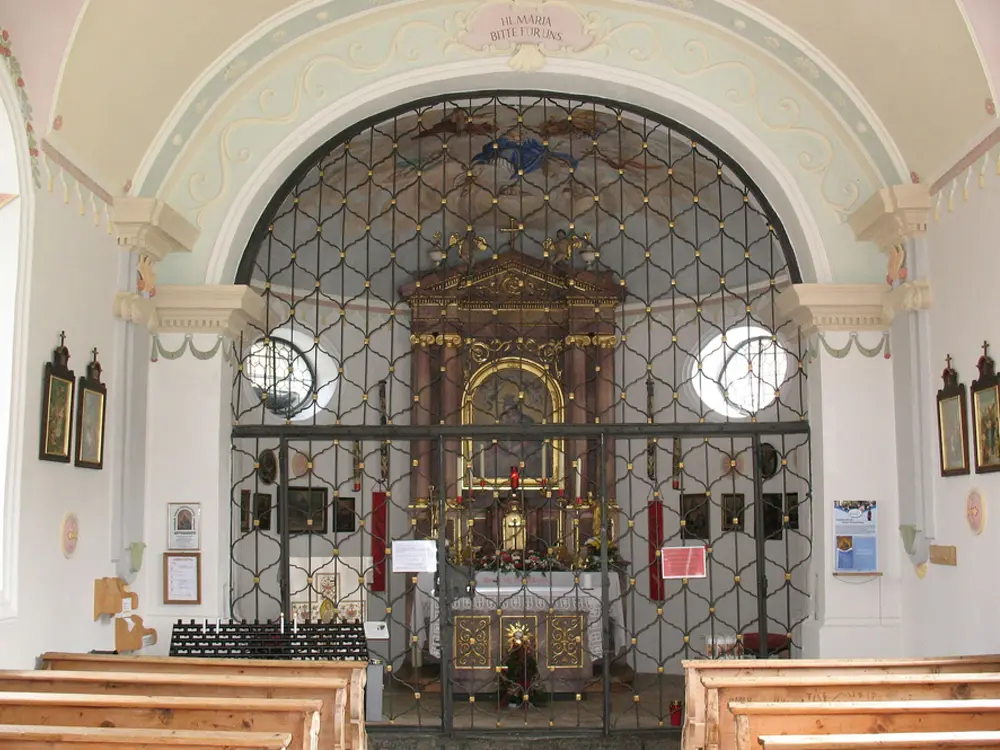Innenraum der Wallfahrtskirche Mariä Heimsuchung in Jochberg