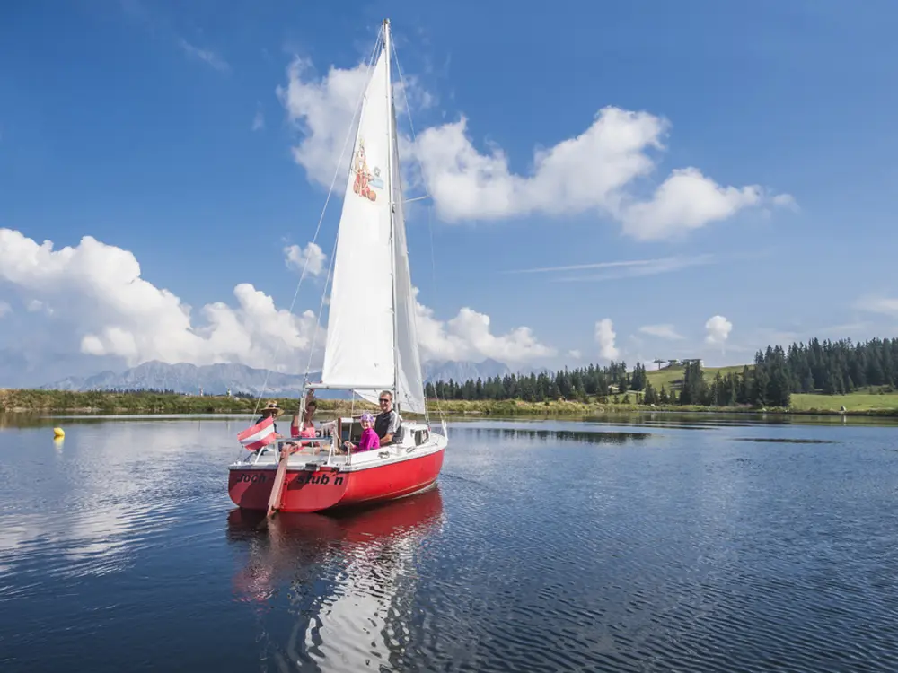 Segelboot auf dem Jochstubnsee