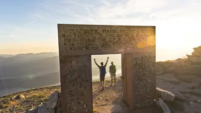 Granattor auf dem Weg der Liebe