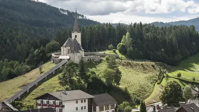 Wehrkirche in Deutsch Griffen in den Nockbergen