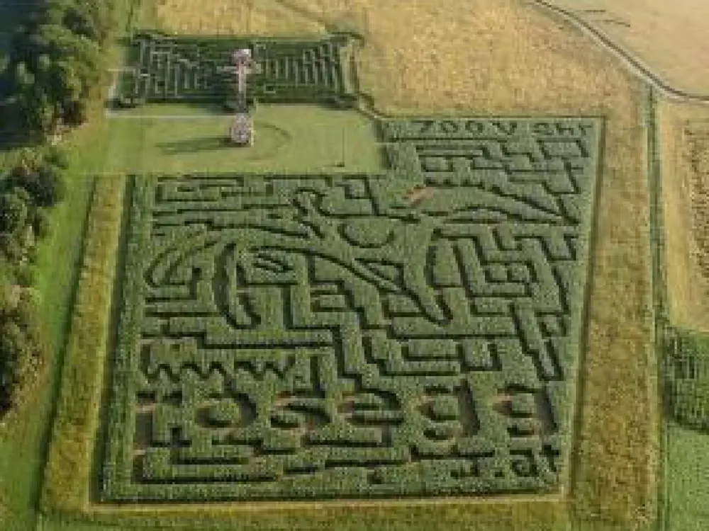 Schloss Rosegg mit Gartenanlage