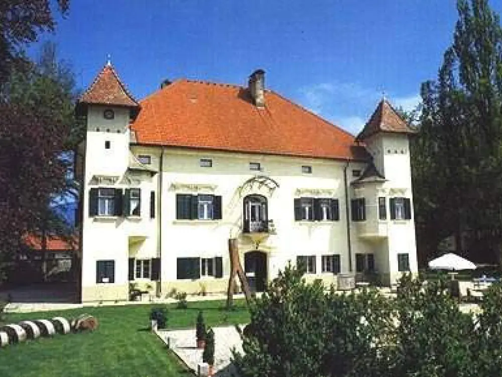 Schloss-Ebenau, Feistritz
