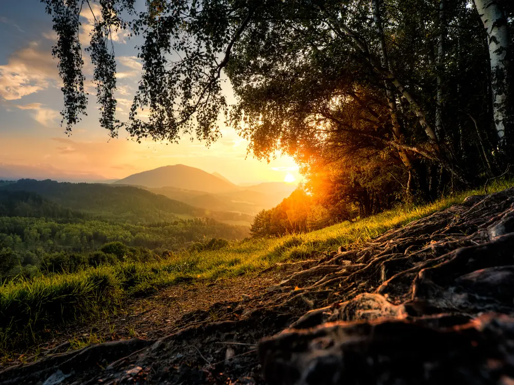 Sonnenuntergang mit Blick auf den Semmering in den Wiener Alpen