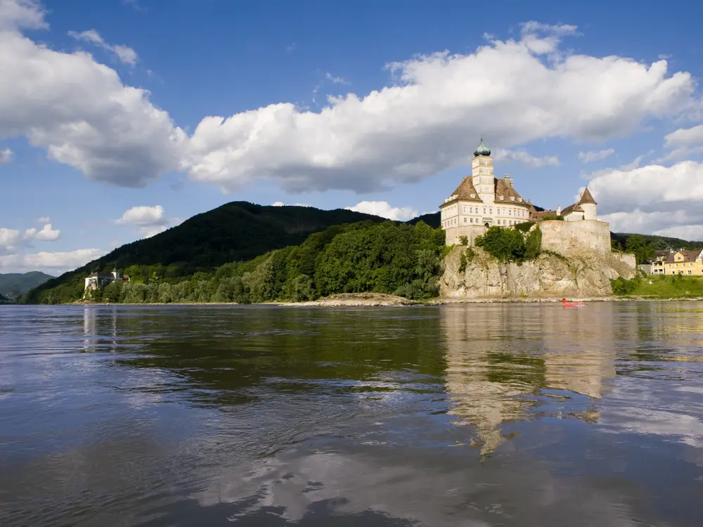 Schloss Schönbühel am Donauufer in Niederösterreich