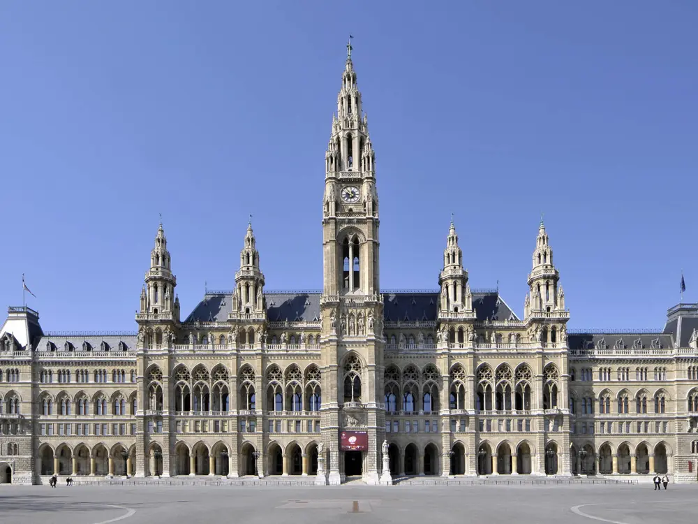 Frontalansicht des Wiener Rathauses
