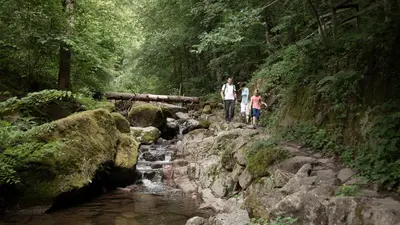 Familie im Pesenbachtal