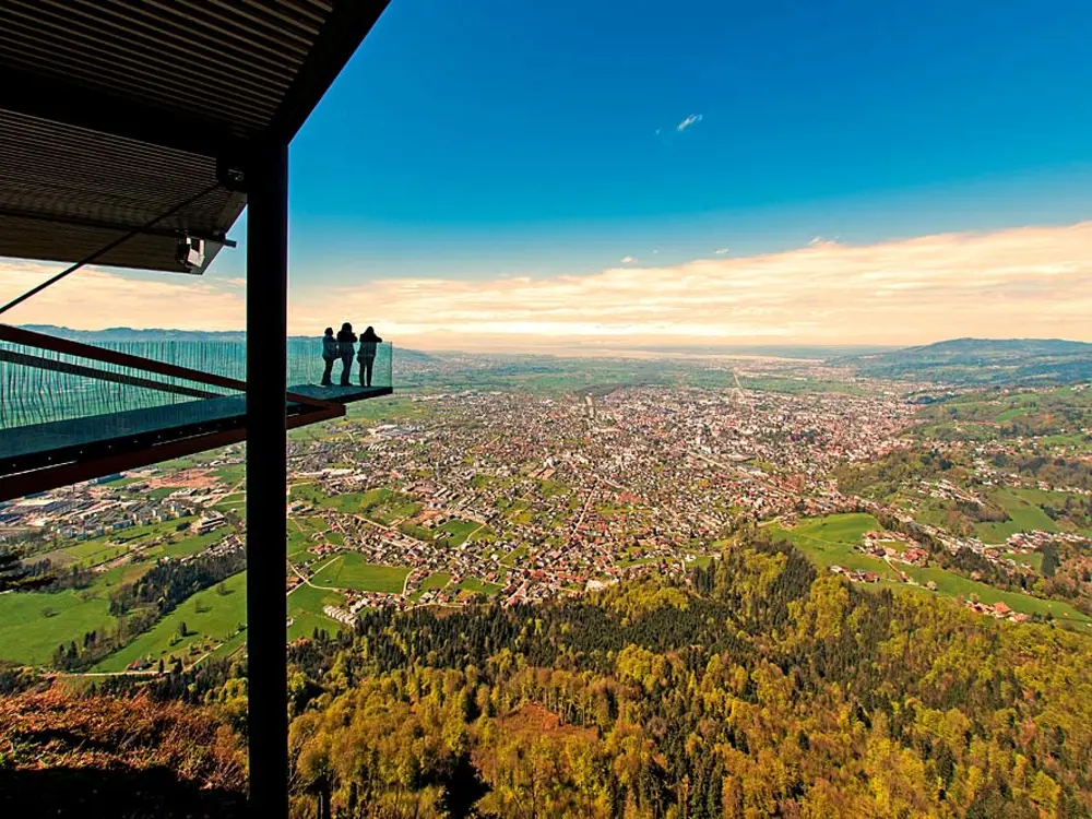 Blick von der Aussichtsplattform Karrenkante auf Dornbirn