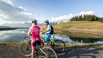 Paar beim Radfahren am Hochkönig
