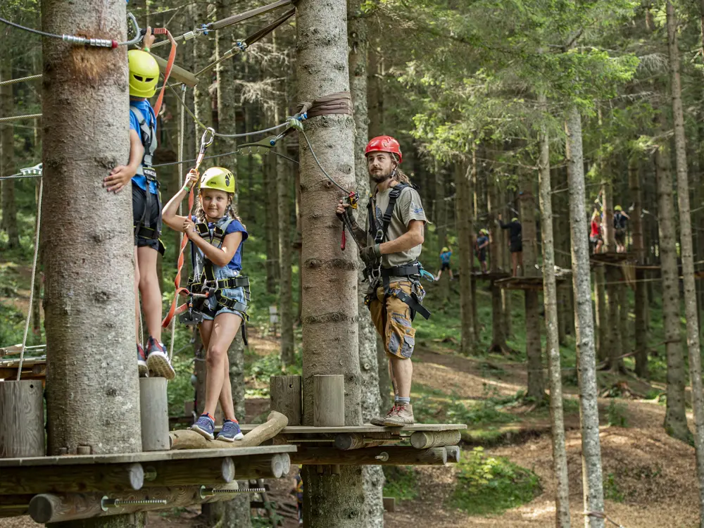 Klettern im Almerlebnispark Teichalm im Naturpark Almenland in der Oststeiermark