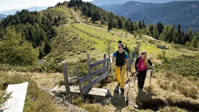 Wanderer im herbstlichen Lungau