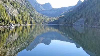 Blick auf den Diesbachstausee im Salzburger Saalachtal