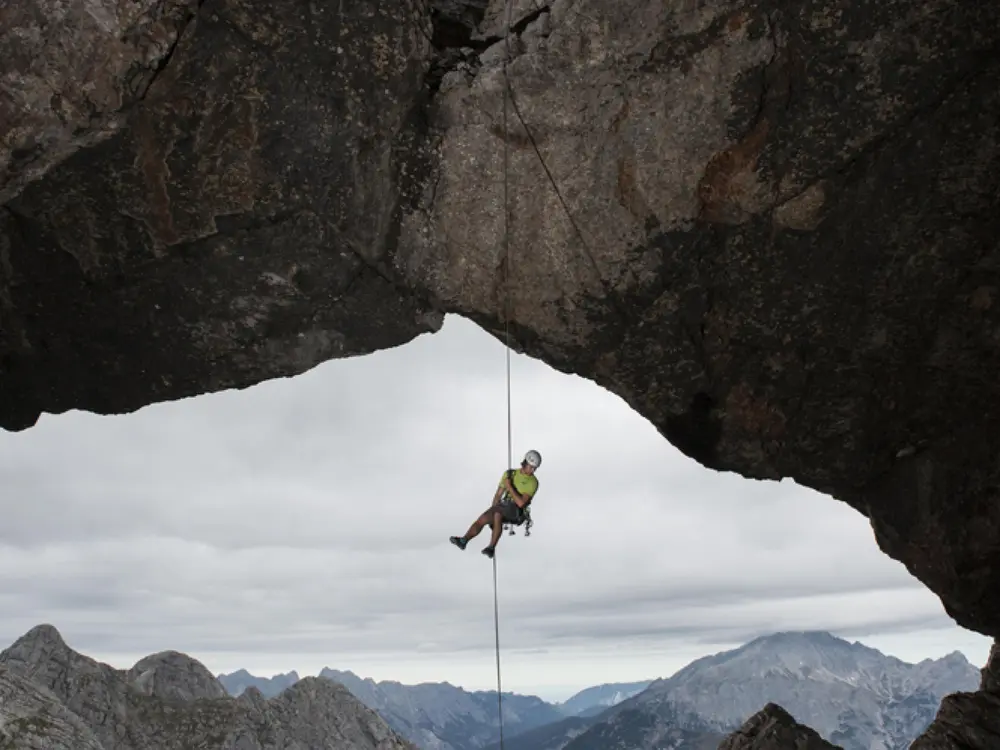 Kletterer beim Abseilen in den Leoganger Steinbergen