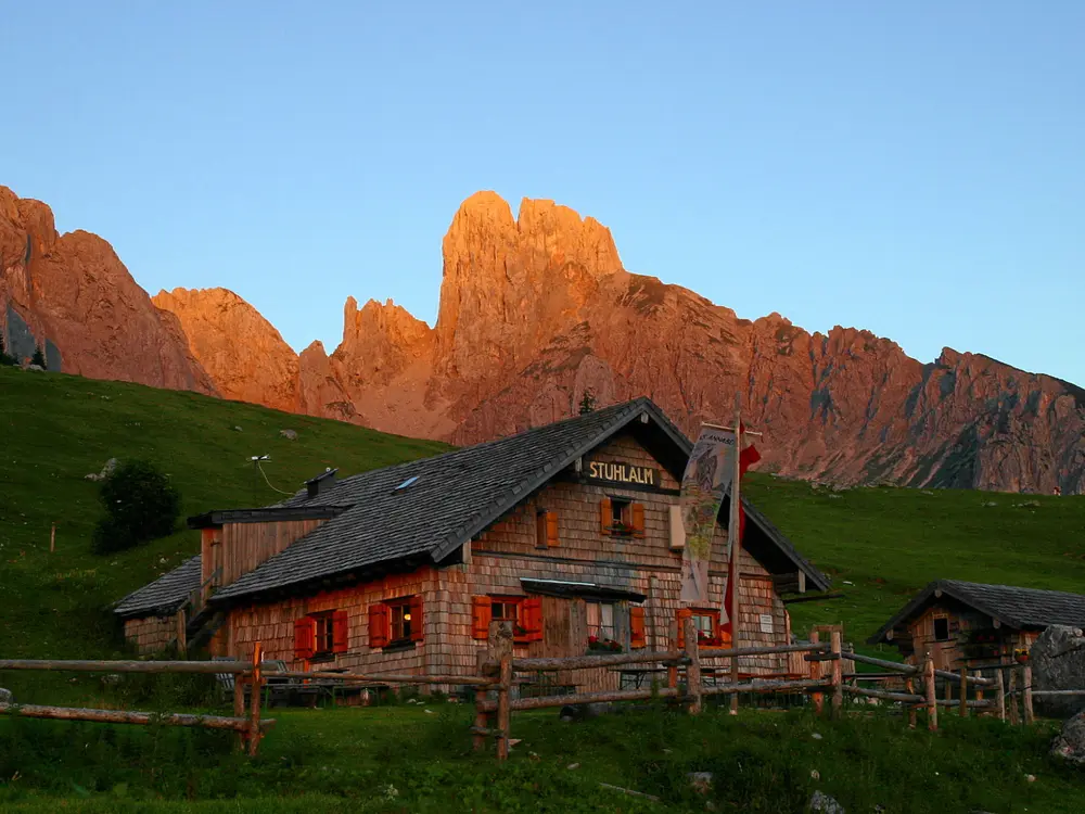Stuhlalm bei Sonnenuntergang