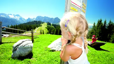 Kind am Wasserpark Russbach