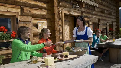Jause auf der Rocheralm