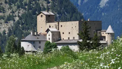 Schloss im Reschenpass