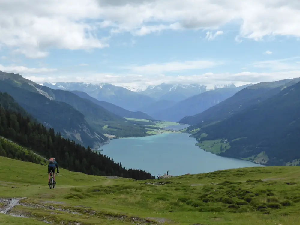 Mit dem Mountainbike auf dem Plamort im Reschenpass