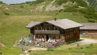 Typische Berghütte
