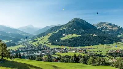 Blick auf Kirchberg im Brixental