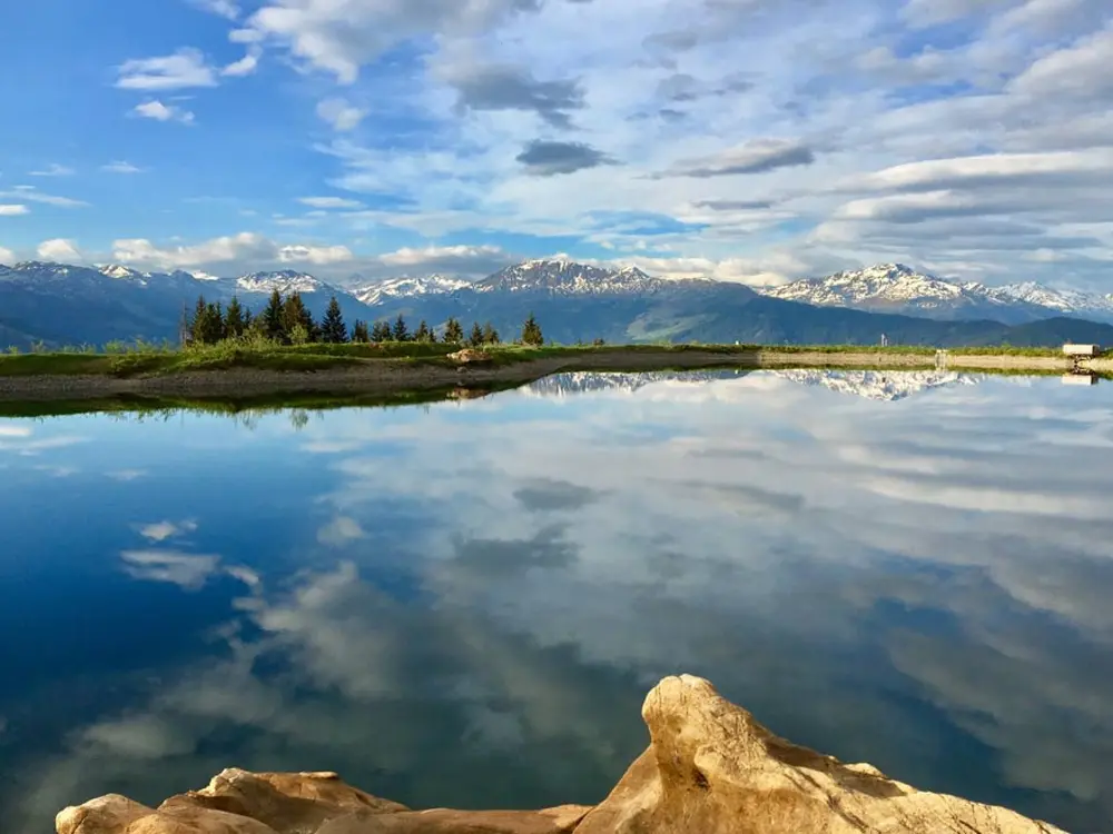 Blick auf den Salvensee im Brixental