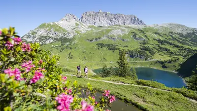 Formarinsee vor Roter Wand im Klostertal