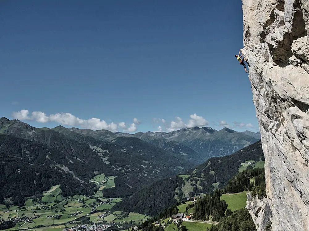 Kletterer im Klettergarten Falkeinstein bei Matrei