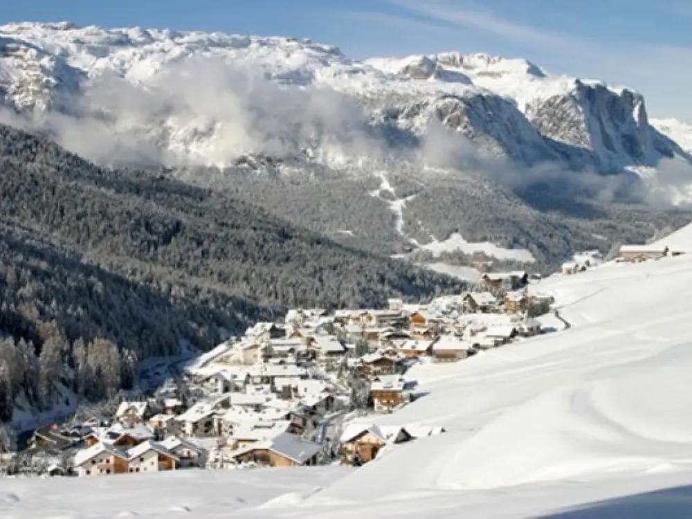 Die kleine Ortschaft San Cassiano in Alta Badia