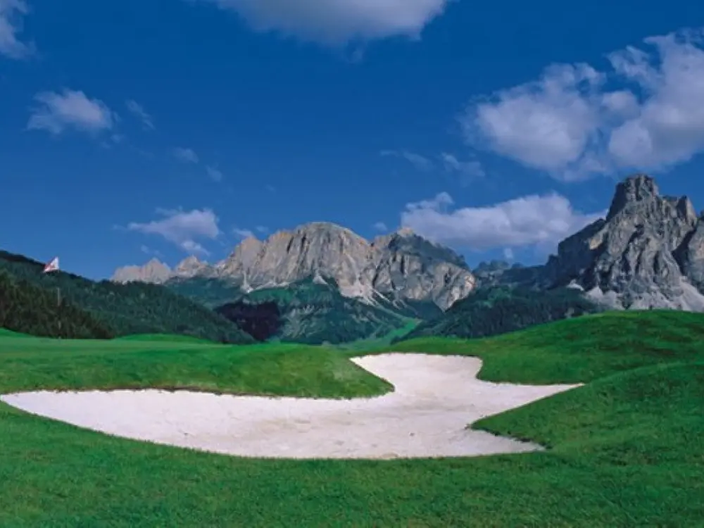 Auf einer Höhe von 1.700 m. ü. d. M. befindet sich der Golfplatz `Tranrüs`