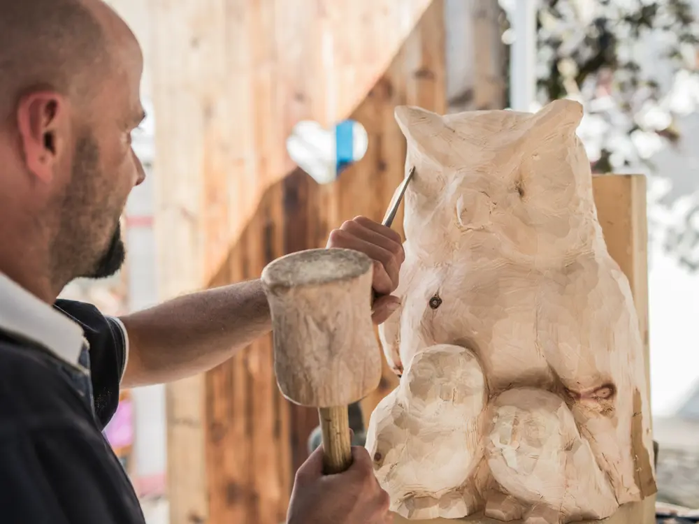 Holzschnitzereien in Val Gardena - Tradition seit einem Jahrhundert