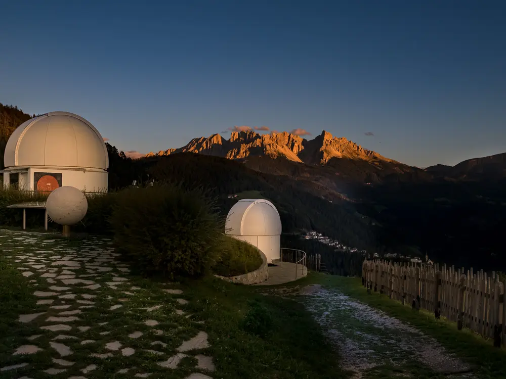 Sternwarte im Alpenglühen