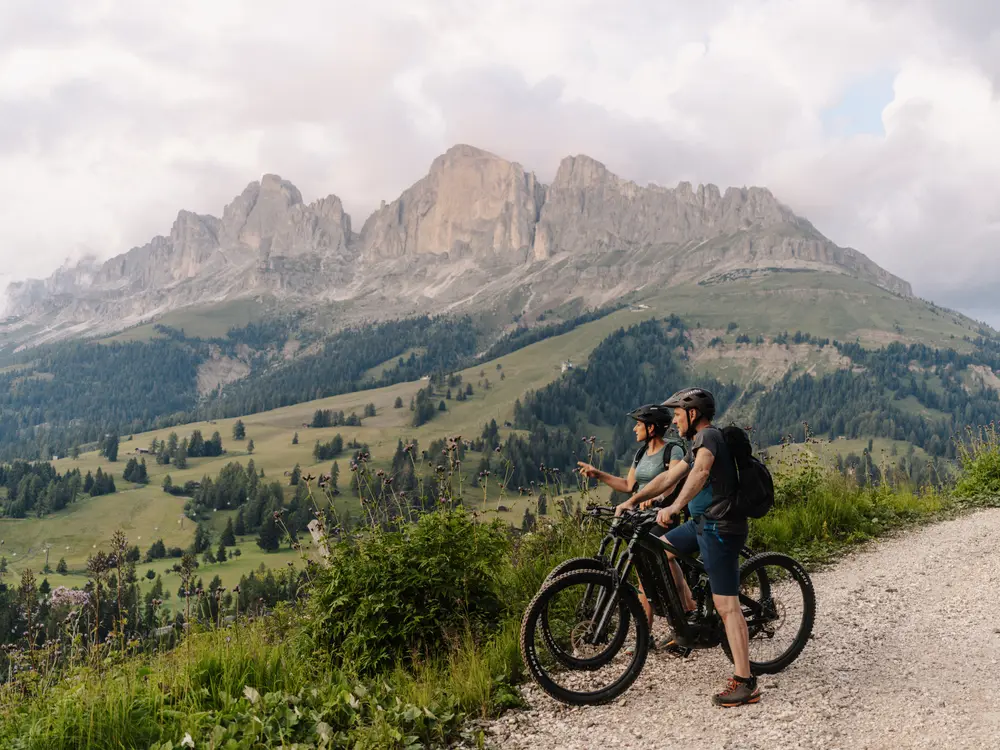 Mountaibiketour mit Bergpanorama im Eggental