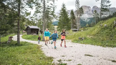 Familienwanderung im Eggental