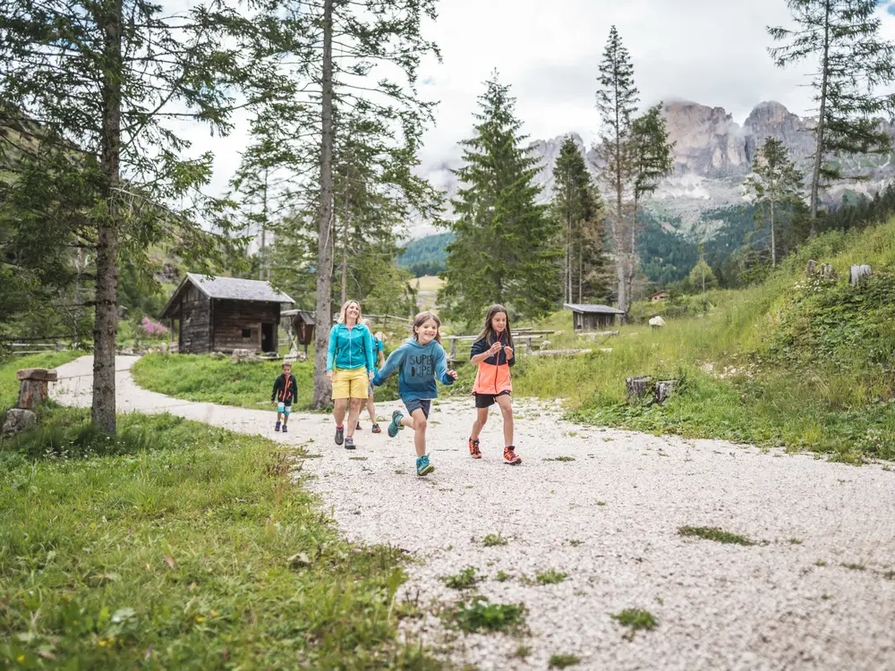 Familienwanderung im Eggental