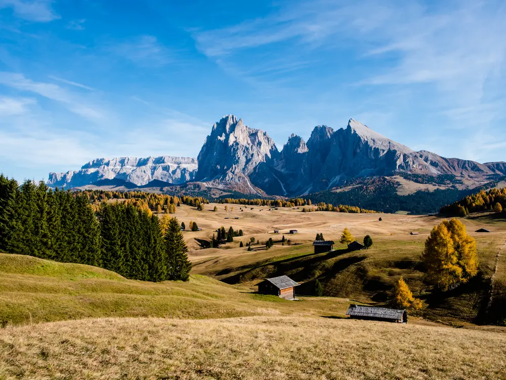 Ausblick auf die Seiser Alm in herbstlichen Farben