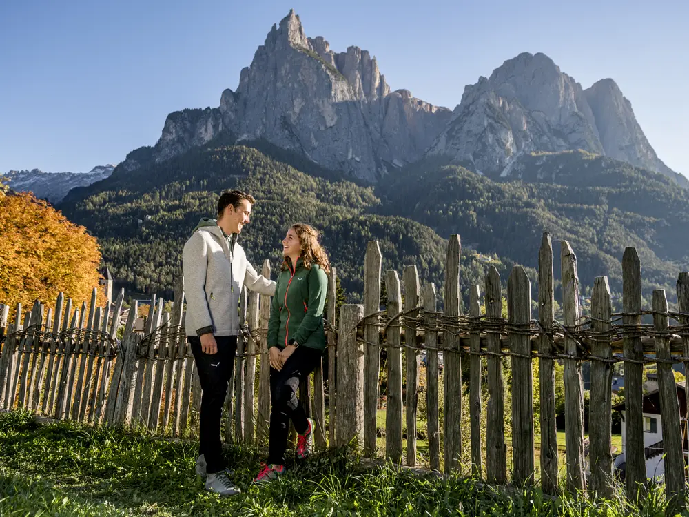 Wanderer vor der Seiser Alm