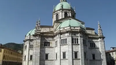 Südseite des Comer Doms