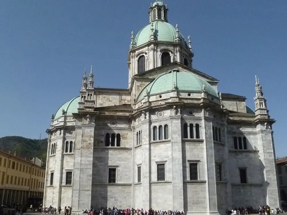 Südseite des Comer Doms