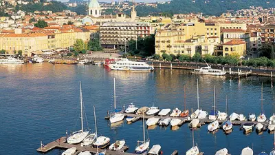Blick auf Como mit dem Hafen