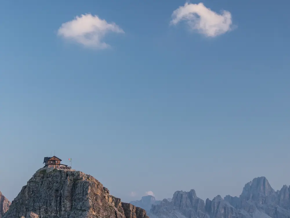 Spektakulär gelegen: Nuvolau-Hütte (Rifugio Nuvolau)